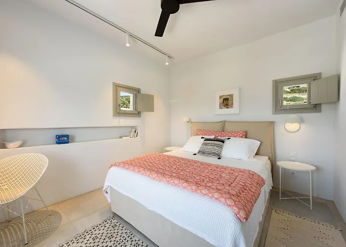 Villa Stunning New With Great Pool Area, Magnificent Panoramic Sea View - Paros Alikí